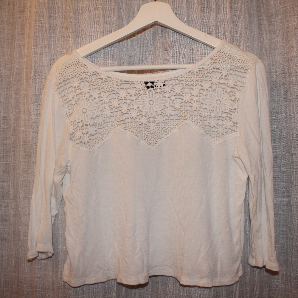 American Eagle White Detailed White Crop Top